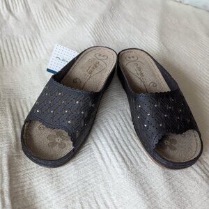 Flexus by Spring Step  women's rhinestone slide sandals - Black - Size 6.5 NWT